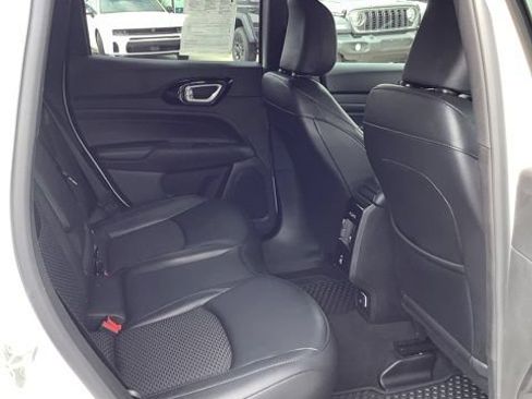 Certified 2025 Jeep Compass Latitude w/ Convenience Group AWD/4WD image 18