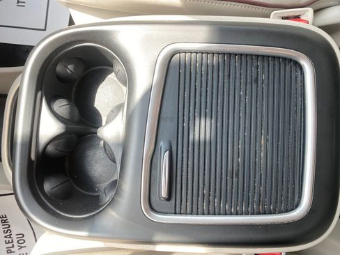 Used 2020 Chrysler Pacifica Limited FWD image 15