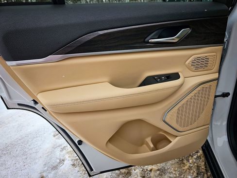 New 2026 Jeep Grand Cherokee Limited image 33