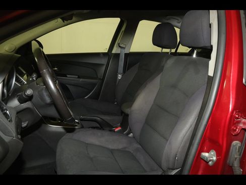 Used 2014 Chevrolet Cruze LT FWD image 8