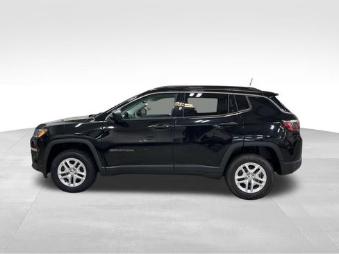 Used 2021 Jeep Compass Sport w/ Cold Weather Group AWD/4WD image 2