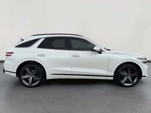 Used 2025 Genesis GV70 2.5T w/ Sport Prestige Package AWD/4WD image 6