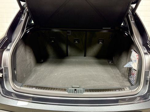 Certified 2026 Porsche Macan image 13