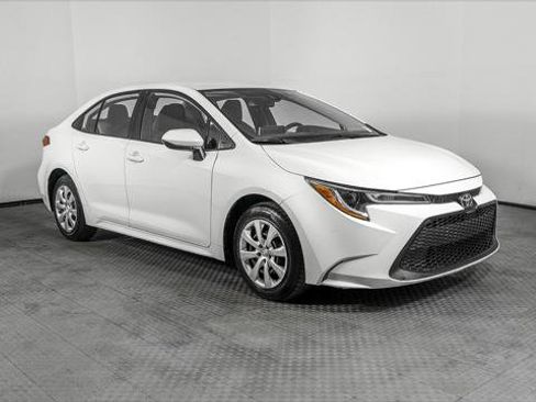 Used 2021 Toyota Corolla LE image 11