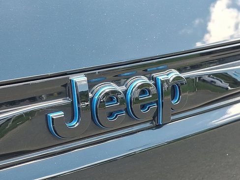 Used 2024 Jeep Grand Cherokee Limited 4xe AWD/4WD image 32