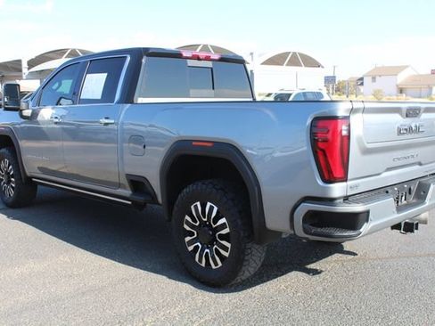 Used 2025 GMC Sierra 2500 Denali Ultimate AWD/4WD image 6