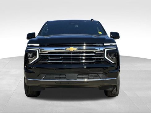 New 2026 Chevrolet Suburban LT image 7