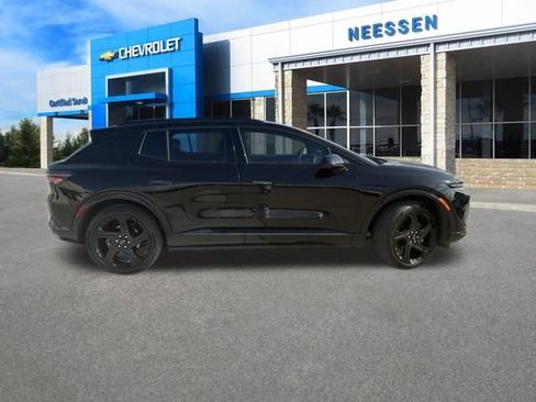 Used 2025 Chevrolet Equinox EV RS FWD image 2