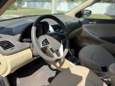 Used 2013 Hyundai Accent GLS w/ Premium Pkg FWD image 13