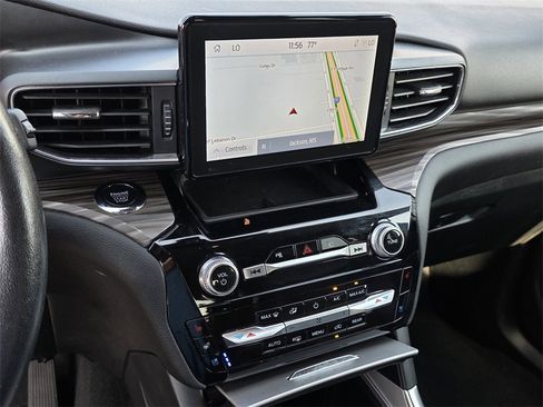 Used 2023 Ford Explorer Limited w/ Equipment Group 301A image 8