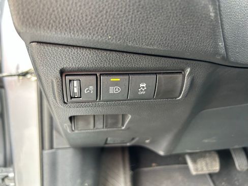 Used 2026 Toyota Corolla Cross LE FWD image 18