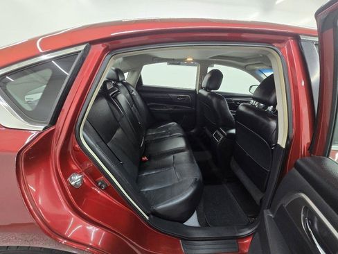 Used 2013 Nissan Altima 3.5 SL w/ Technology Pkg FWD image 22