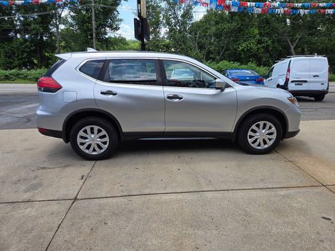 Used 2017 Nissan Rogue S AWD/4WD image 8
