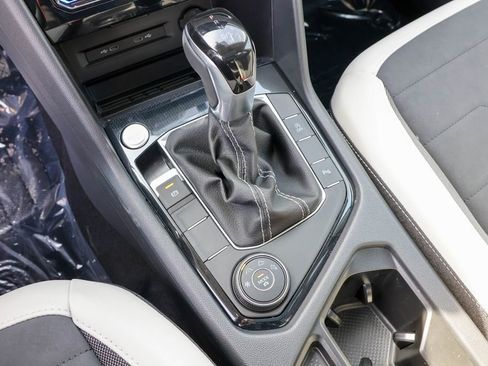 New 2025 Volkswagen Taos SE image 31