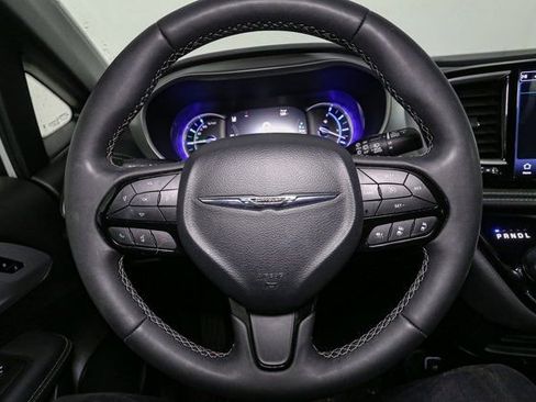 Used 2024 Chrysler Pacifica Select image 31