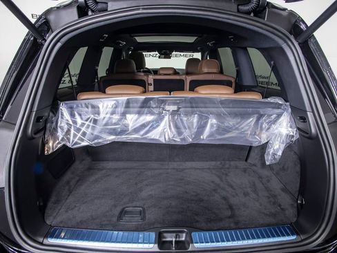 Used 2025 Mercedes-Benz GLS 450 4MATIC image 5