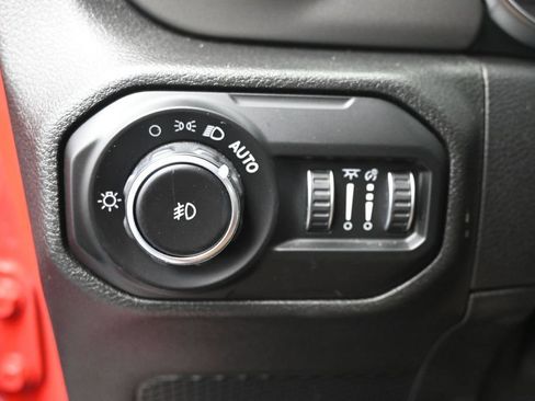 Used 2021 Jeep Wrangler Unlimited Rubicon AWD/4WD image 14