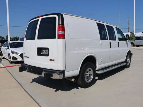 Used 2023 GMC Savana 2500 w/ Driver Convenience Package image 5