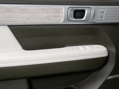 Used 2025 Hyundai Santa Fe Calligraphy FWD image 6