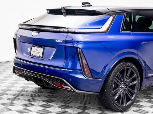 New 2026 Cadillac Lyriq V w/ LPO, Floor Liner Package AWD/4WD image 29