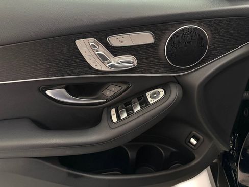 Used 2022 Mercedes-Benz GLC 300 image 11