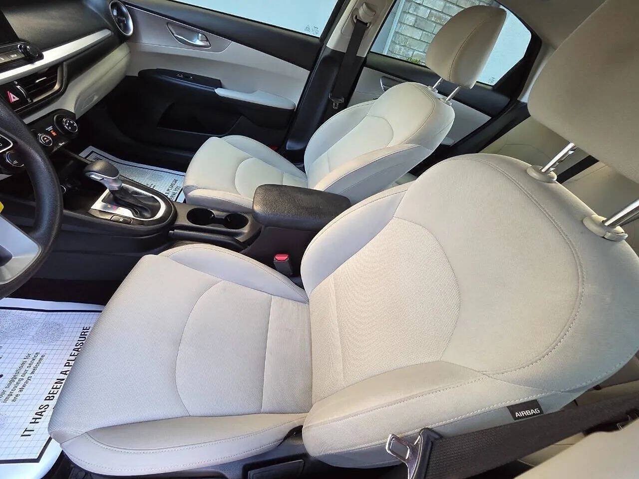 Used 2022 Kia Forte LXS w/ LXS Technology Package FWD image 21