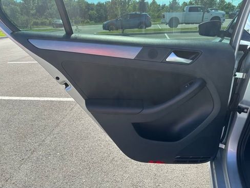 Used 2014 Volkswagen Jetta TDI FWD image 16