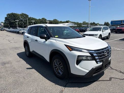 Used 2024 Nissan Rogue S AWD/4WD image 4