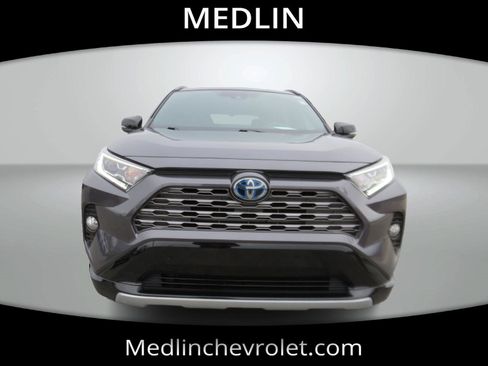 Used 2019 Toyota RAV4 XSE image 3