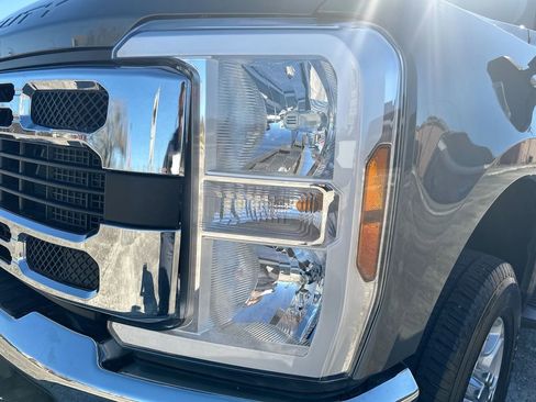 Used 2025 Ford F250 XLT image 10