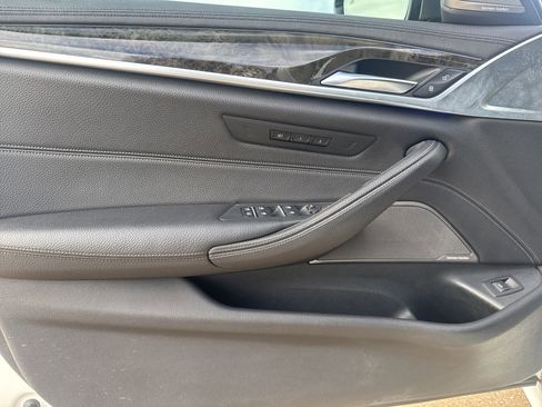 Used 2018 BMW M550i xDrive image 15