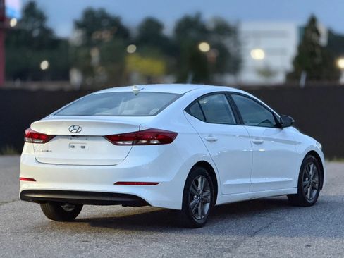Used 2018 Hyundai Elantra SEL FWD image 9