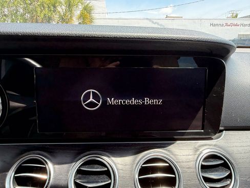 Used 2017 Mercedes-Benz E 300 4MATIC image 29