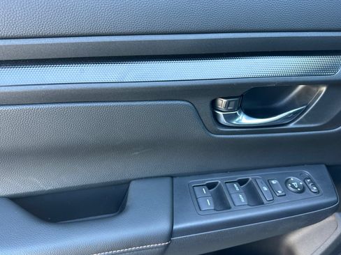 Used 2025 Honda CR-V Sport image 11