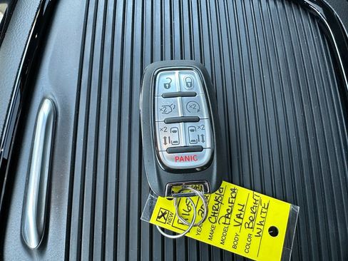 New 2026 Chrysler Pacifica Limited w/ S Appearance Package AWD/4WD image 36