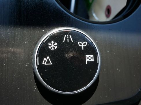 Used 2023 Nissan Rogue SV image 23