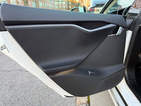 Used 2018 Tesla Model S 100D image 39