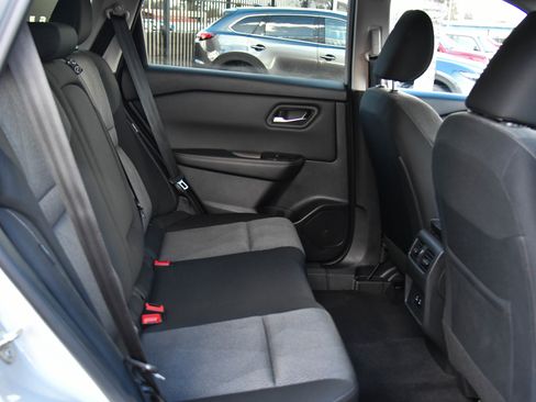 Used 2024 Nissan Rogue SV image 42