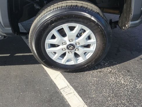 Used 2024 Toyota Tacoma SR image 5