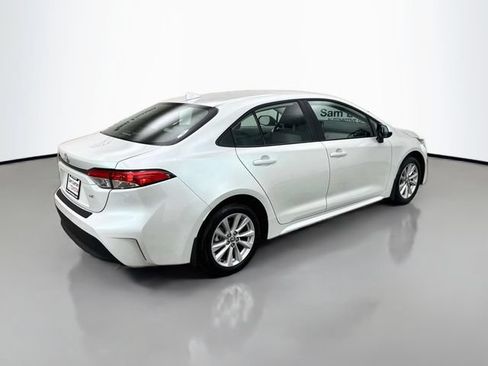 Used 2026 Toyota Corolla LE w/ LE Premium Package FWD image 7
