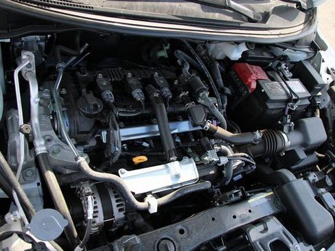 New 2025 Nissan Versa SV w/ Trunk Package image 31