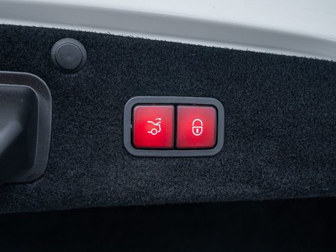 Used 2017 Mercedes-Benz S 550 Sedan image 38