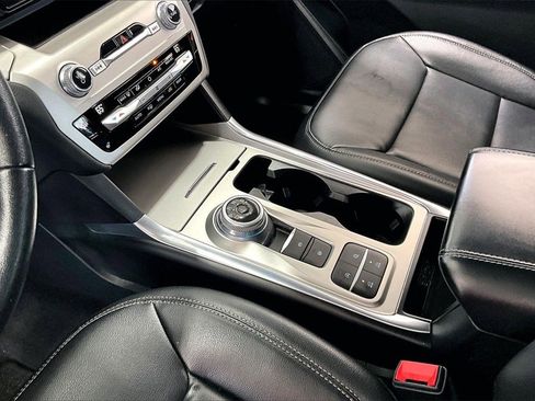 Used 2021 Ford Explorer XLT w/ Equipment Group 202A image 17