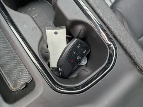 Used 2025 GMC Sierra 2500 AT4 w/ AT4 Premium Plus Package image 21