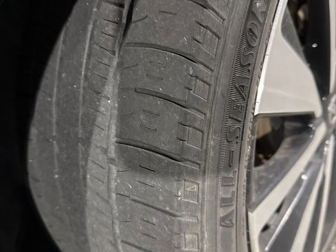 Used 2021 Nissan Sentra SV w/ SV Premium Package image 9