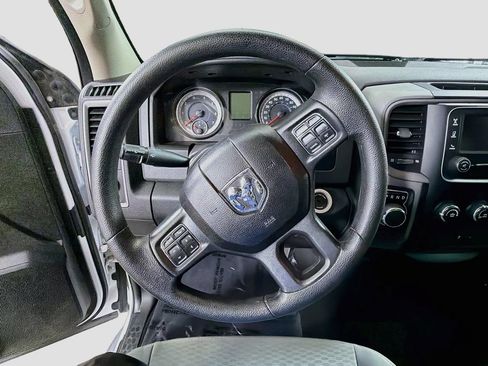 Used 2018 RAM 1500 Express RWD image 13