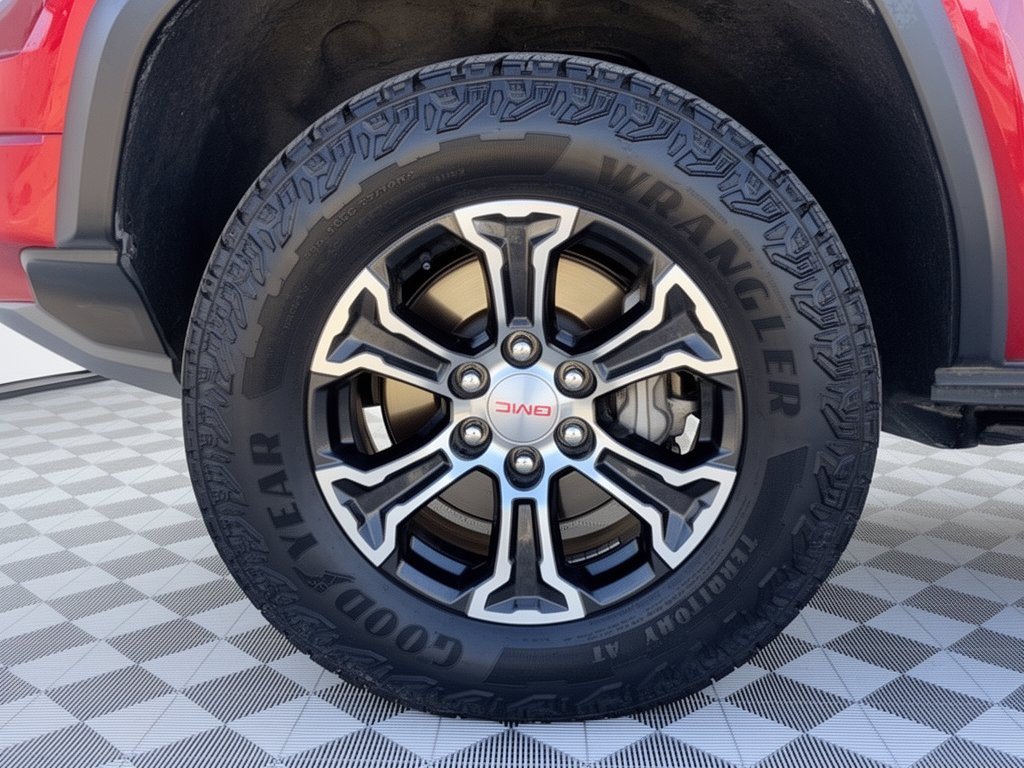 Used 2024 GMC Canyon AT4 w/ AT4 Premium Package AWD/4WD image 13