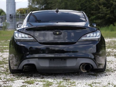 Used 2013 Hyundai Genesis 2.0T RWD image 7