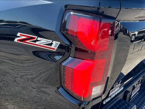 Used 2023 Chevrolet Colorado Z71 w/ Z71 Convenience Package 2 AWD/4WD image 24