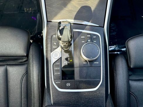 Used 2021 BMW 330i Sedan w/ M Sport Package RWD image 22